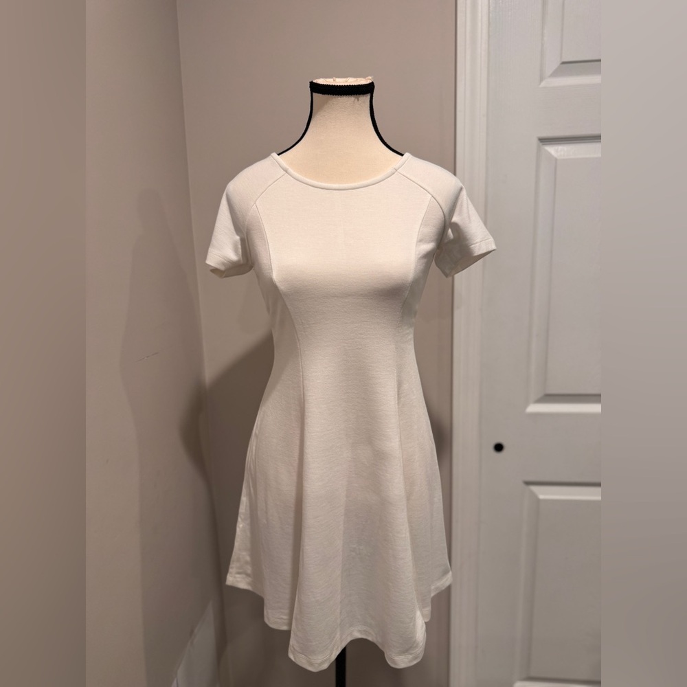 NWT- Forever21 Elegant Cream Short Sleeve Dress Size Small